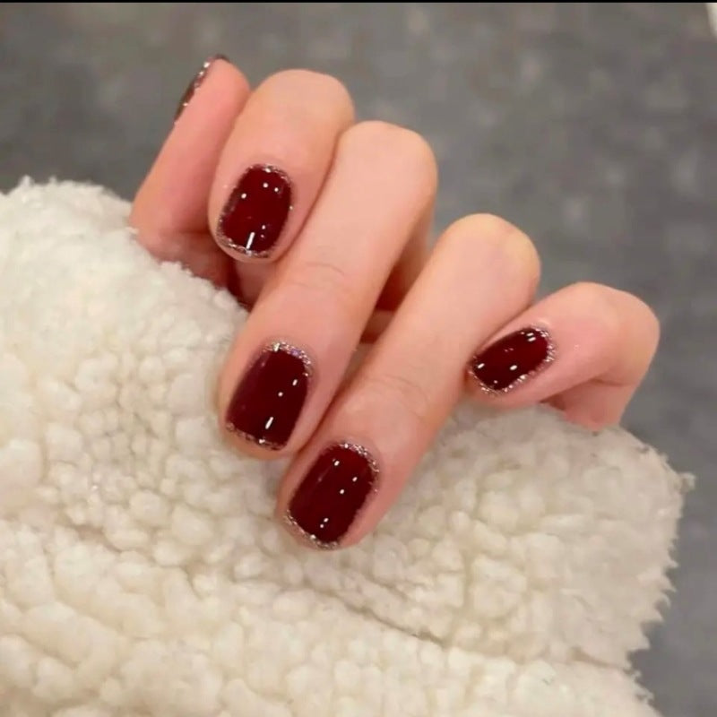 Elegante und Glänzende Nagelkunst Brehn