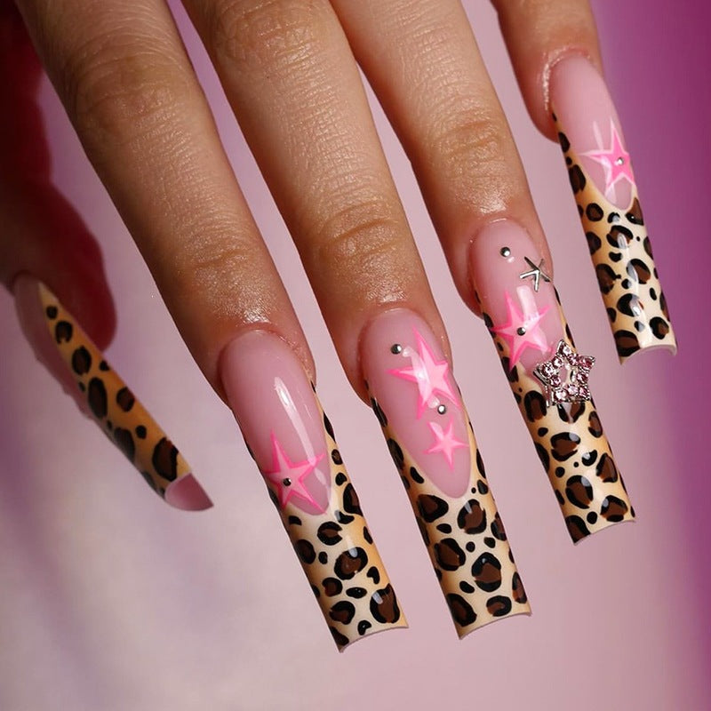 Kunstnagelset mit luxuriösem Leopardenmuster und eleganten Akzenten Brehn