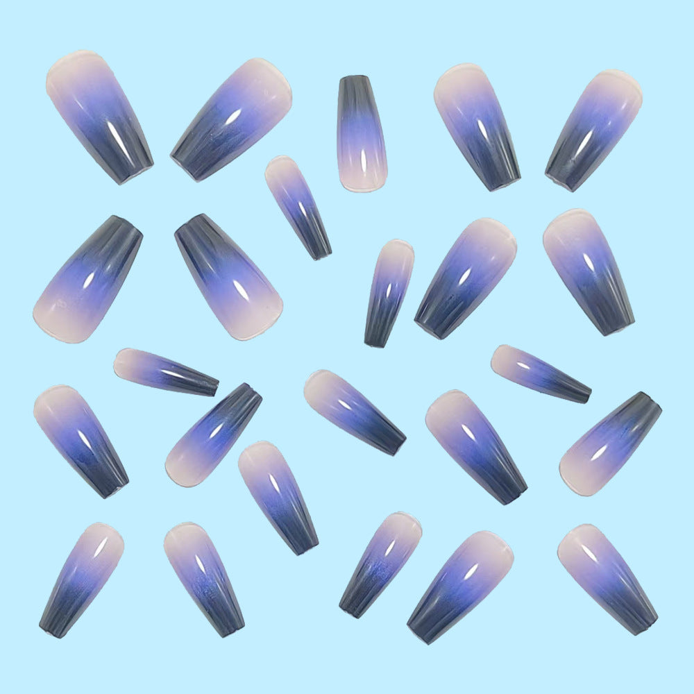 Modische Kunstnägel Im Eleganten Ombre-Design Brehn