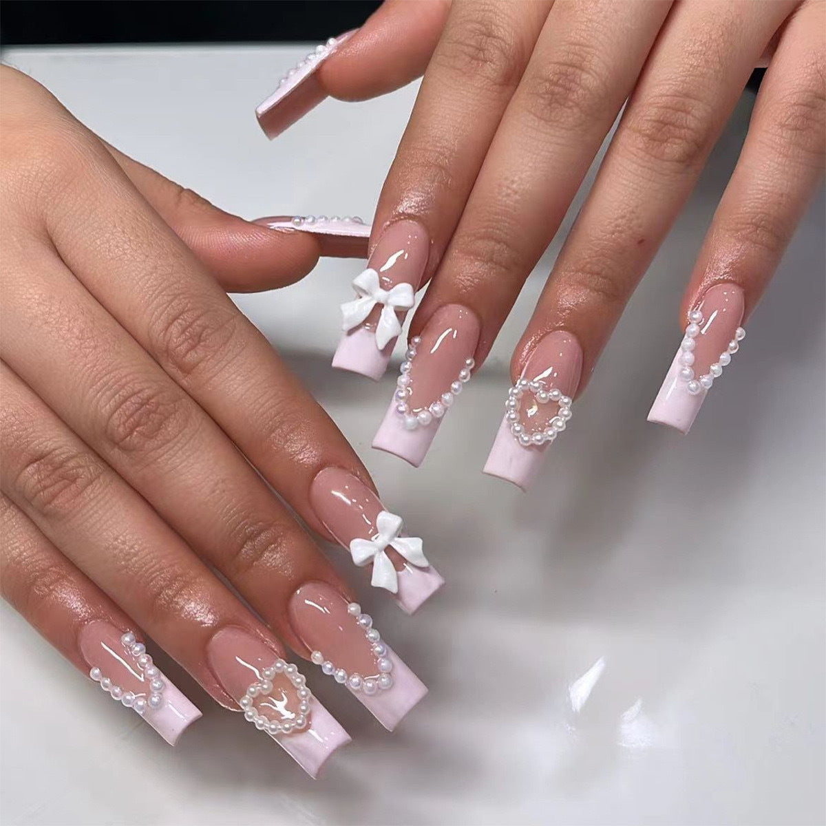 Kunstnagelset mit Eleganten Verzierungen Brehn