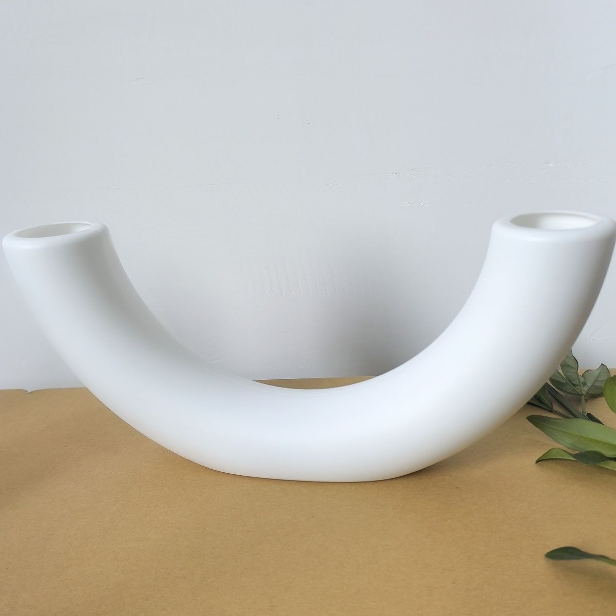 Zeitgenössische geschwungene Blumenvase Brehn