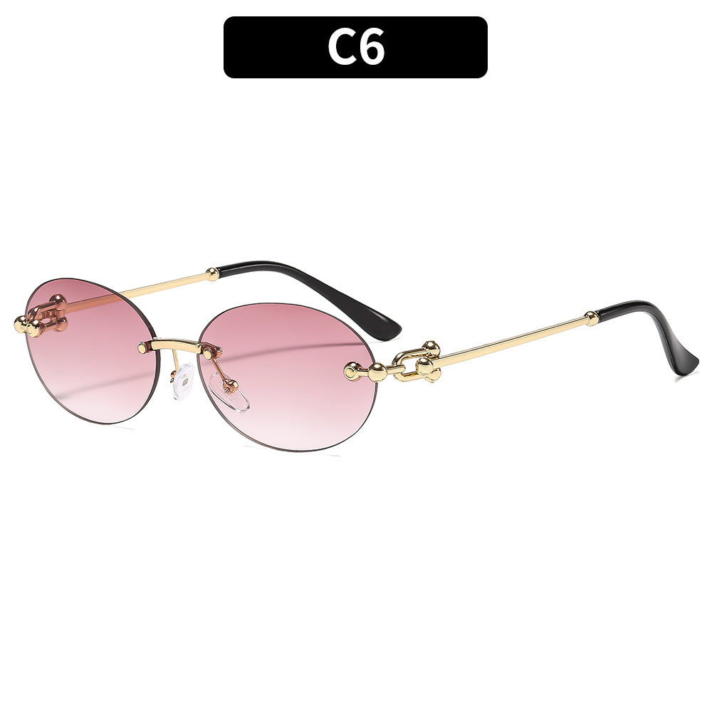 Ovalrahmen-Sonnenbrille mit dekorativen Metallakzenten