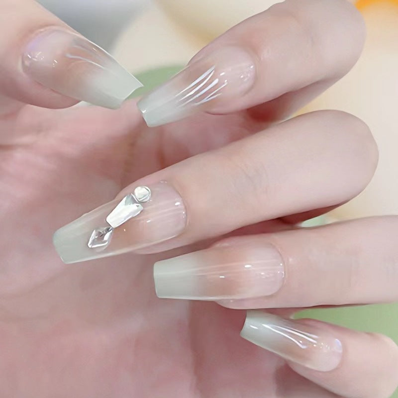 Elegante Nagelpflege Brehn