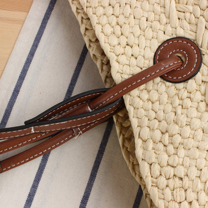 Strandtasche Aus Handgearbeitetem Naturmaterial mit Robustem Ledergriff Brehn
