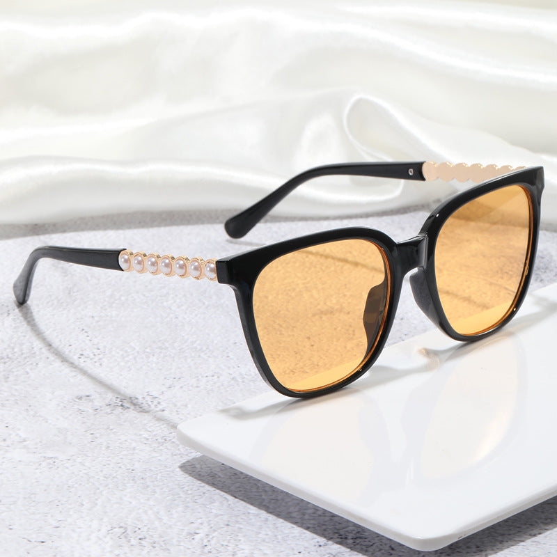 Damen Oversize-Sonnenbrille mit eleganter Perlenschmuck-Verzierung Brehn