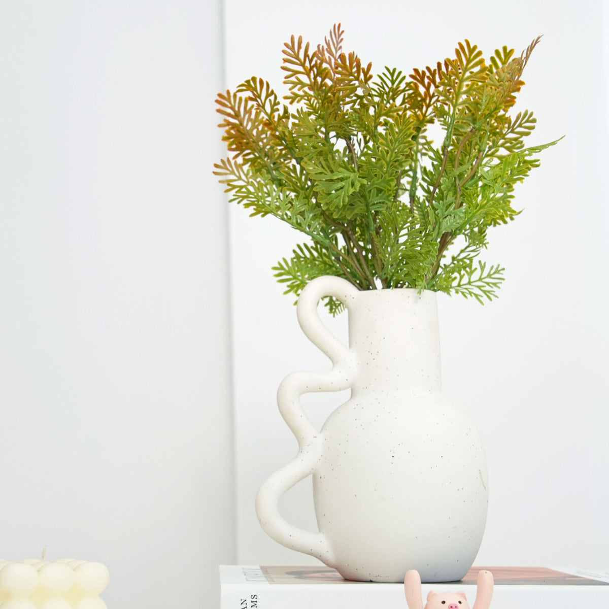 Realistische Grünpflanze Blumenstängel