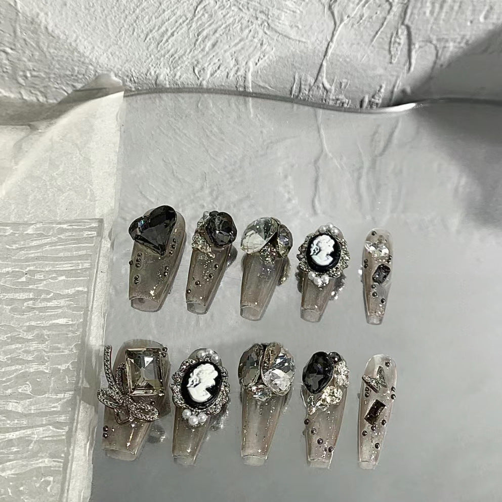 Elegantly verziertes dekoratives Press-On Nagelset