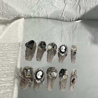 Elegantly verziertes dekoratives Press-On Nagelset