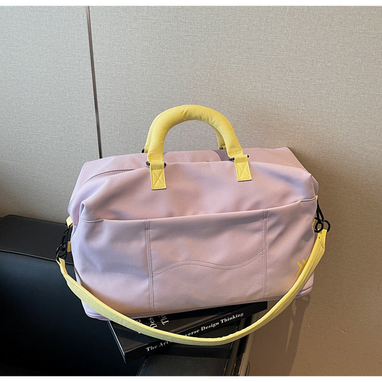 Elegante Und Geräumige Reisetasche Mit Robustem Design Brehn