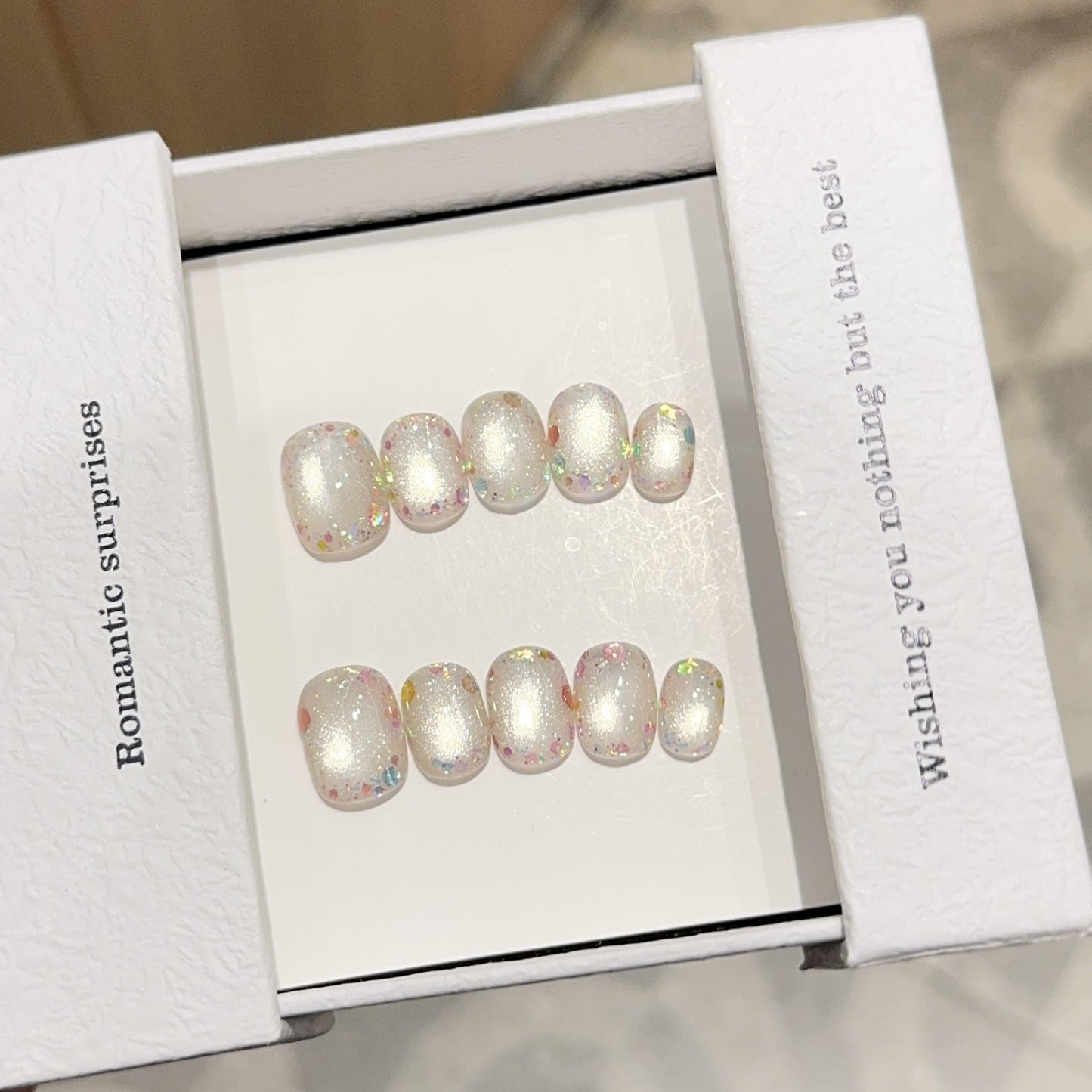 Kunstnagelset mit Romantischem Glitzereffekt Brehn