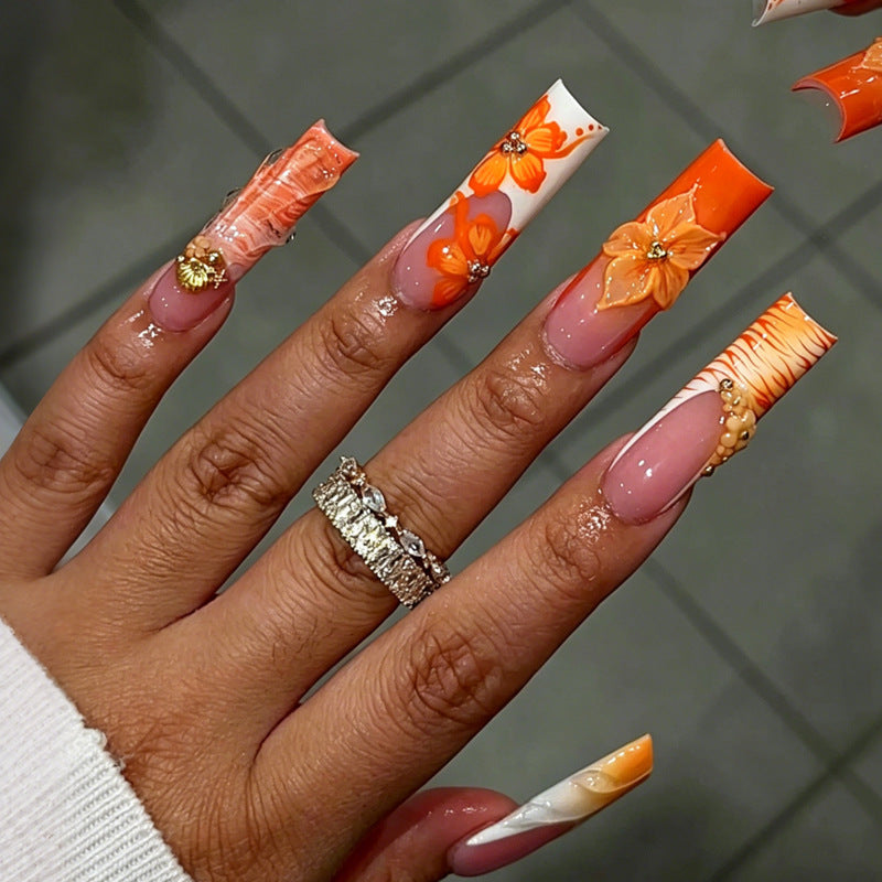 Kunstnagelset mit floralen und fruchtigen Dekoren Brehn