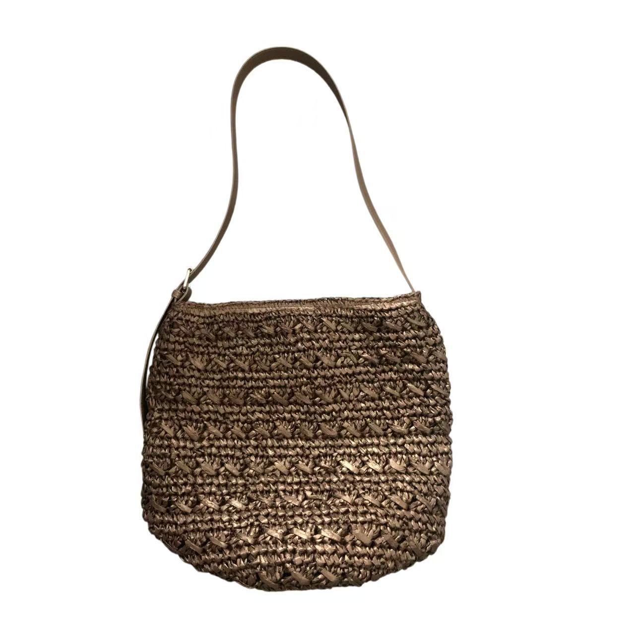 Handtasche mit Einem Modernen Geflochtenen Design Brehn