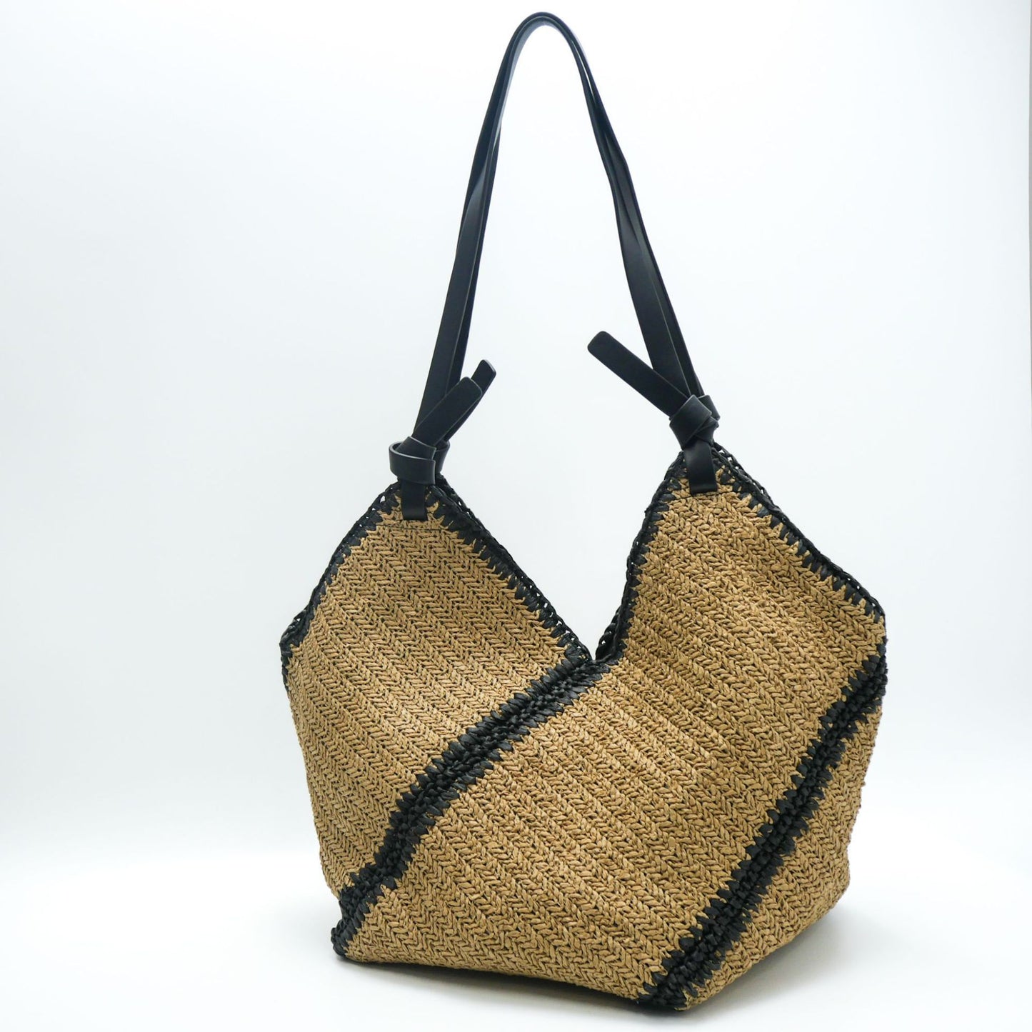 Handtasche Aus Geflochtenem Naturmaterial mit Schwarzem Kordelzug Brehn
