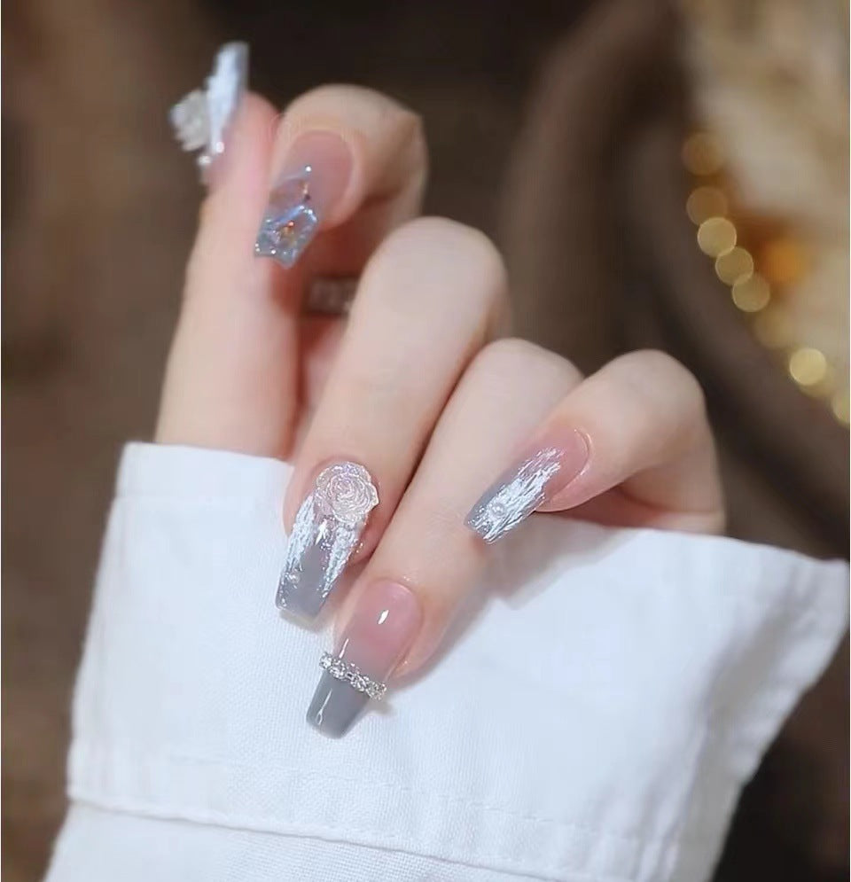 Exquisite und kreative Nagelkunst Brehn