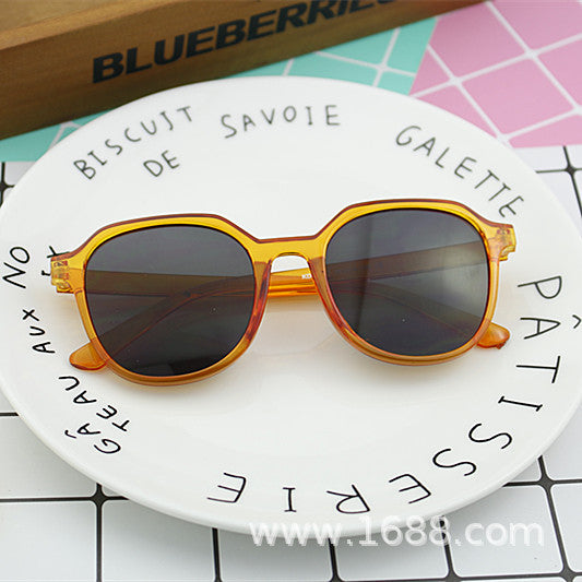 Damen geometrische Sonnenbrille mit transparenter Rahmenstruktur Brehn