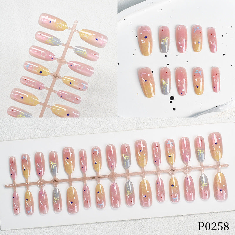Bunt gemustertes Press-On Nagelkunst Set Brehn