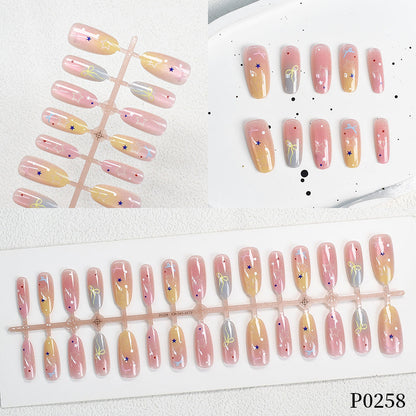 Bunt gemustertes Press-On Nagelkunst Set Brehn