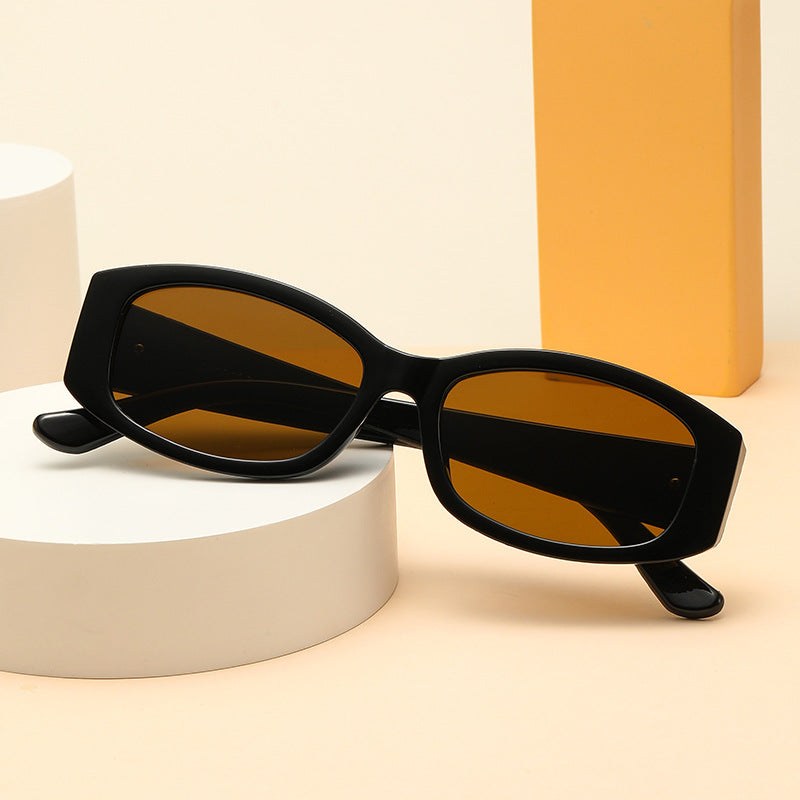 Damen moderne Sonnenbrille mit einzigartigem goldenem Rahmen Brehn