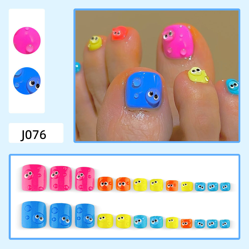 Fußnagelkunst mit Bunten Cartoon-Motiven Brehn