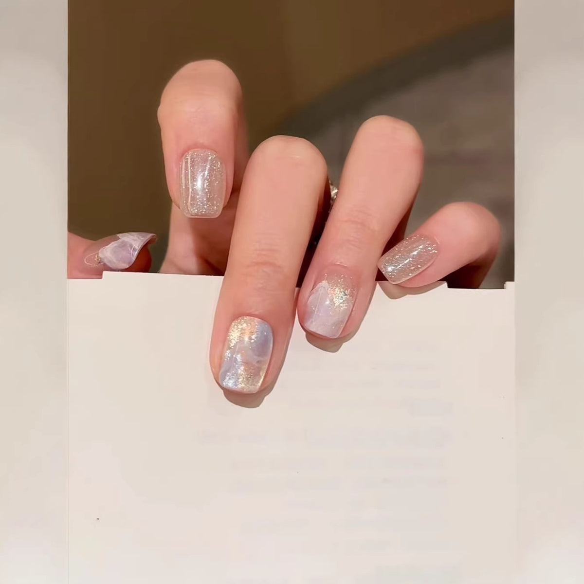 Dekorativer Glitzer Press-On Nagelset