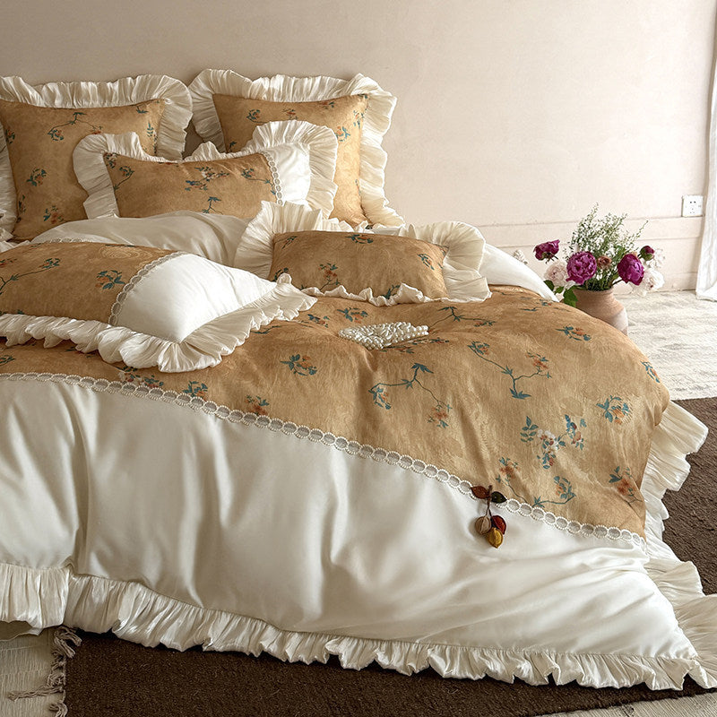 Luxuriöses Floral-Jacquard-Rüsch-Bettbezug-Set mit Spitzenbesatz