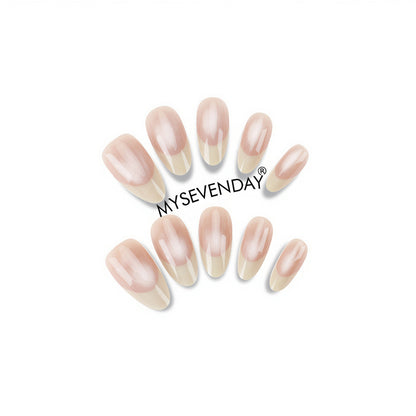 Elegante Press-On Nagelset mit French Tip Design Brehn