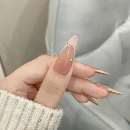 Elegante dekorative Nagelkunstverlängerungen Brehn