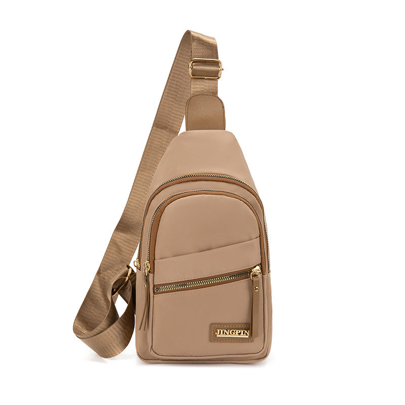 Stylischer Sling-Rucksack mit mehreren Fächern