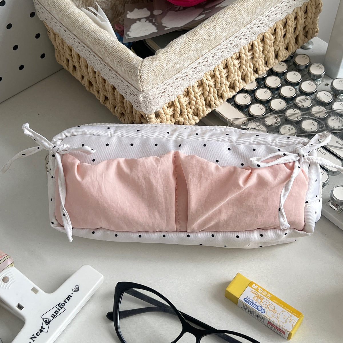 Stilvoller gepunkteter Bleistift-Organizer