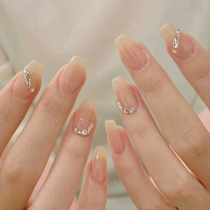 Elegante Press-On Nagelkunst Brehn