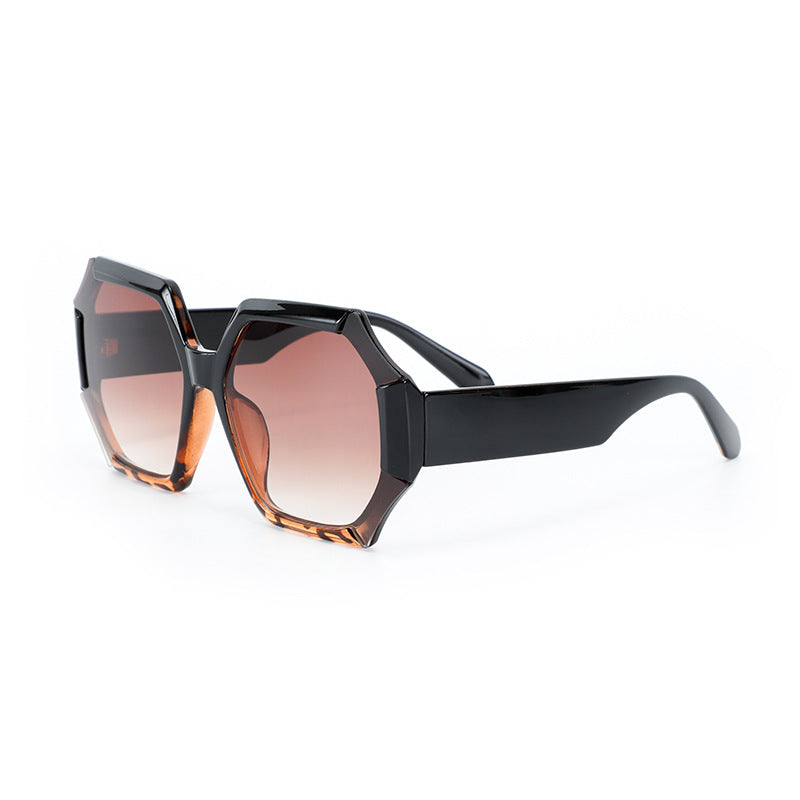 Damen modische Sonnenbrille mit facettiertem Rahmen Brehn