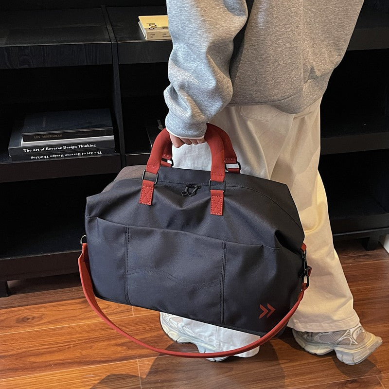 Elegante Und Geräumige Reisetasche Mit Robustem Design Brehn