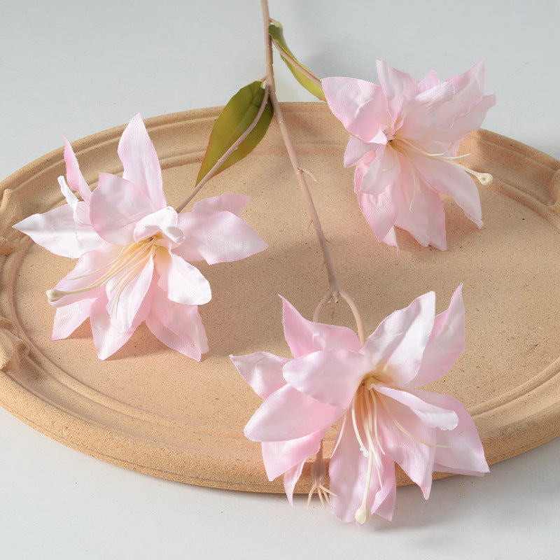 Dekorative Blumenstielanordnung