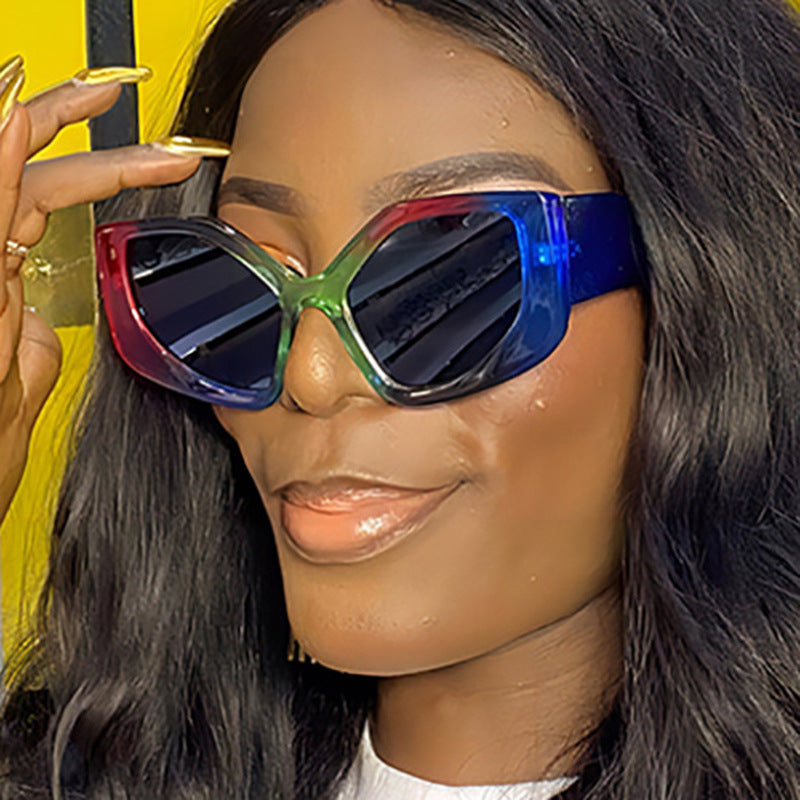Damen auffällige Sonnenbrille mit oversized Design und modischem Farbverlauf Brehn