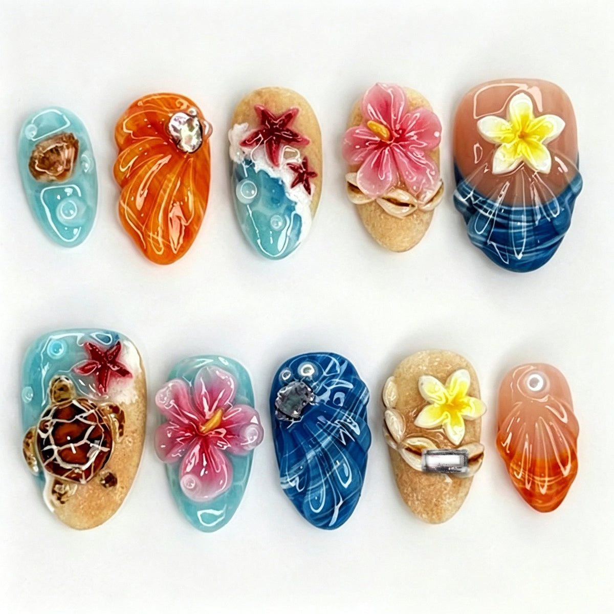 Kunstnagelset mit maritimen Motiven und 3D-Elementen Brehn