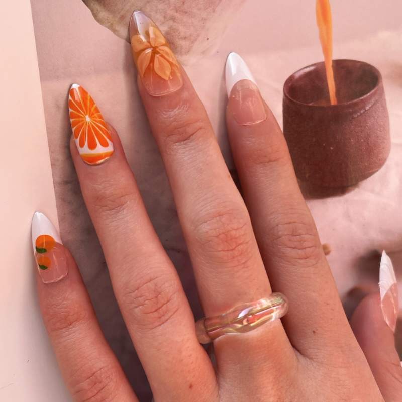 Premium Press-On Nail Set mit dekorativen Akzenten Brehn