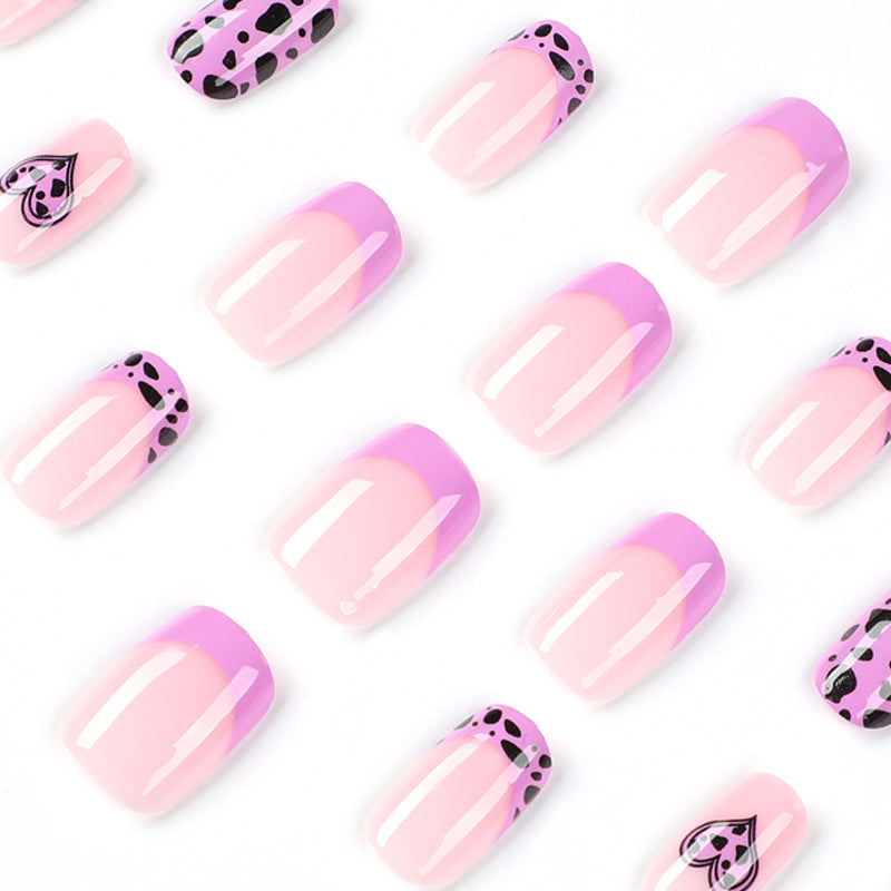 Kunstvolle Nagelkunst im romantischen Herz-Design Brehn
