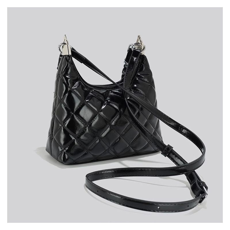 Gepolsterte Schultertasche mit Kettengriffen Brehn