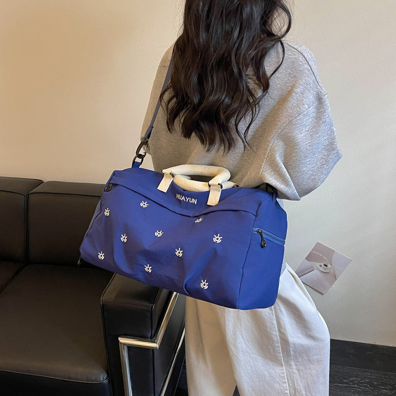 Vielseitige Tragetasche Mit Stilvollem Design Und Verstellbarem Schulterriemen Brehn