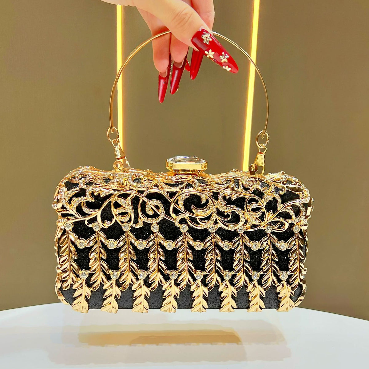 Verschnörkelte Vintage Abend-Clutch
