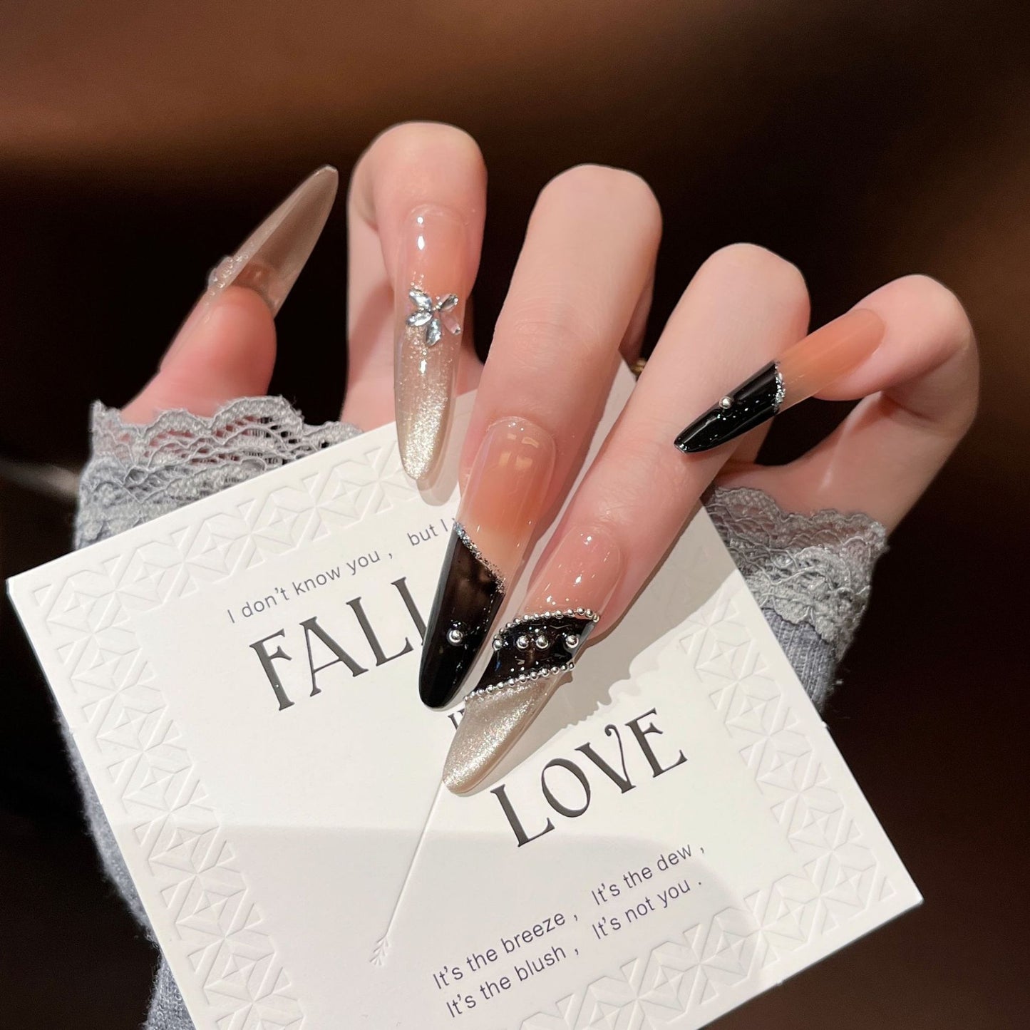 Elegante Stiletto Press-On Nagelverlängerungen Brehn