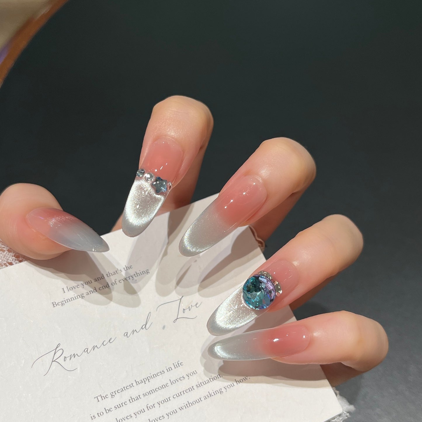Premium Glossy Nagelverlängerungen mit Strassdetail Brehn