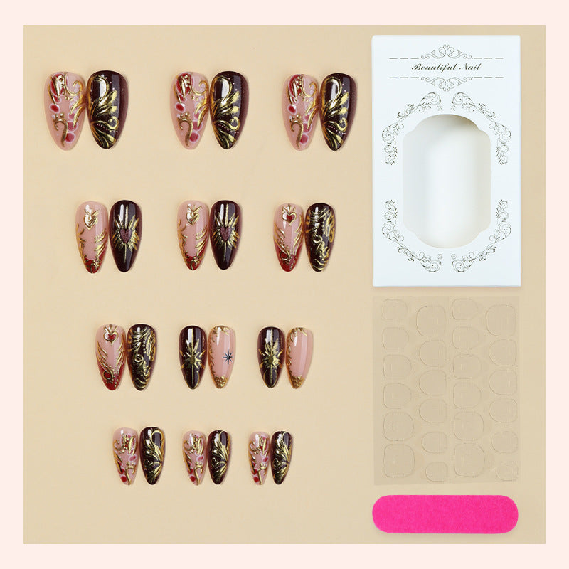 Dekoratives Press-On Nagelkunstset mit komplexem goldenen Blumenmuster Brehn