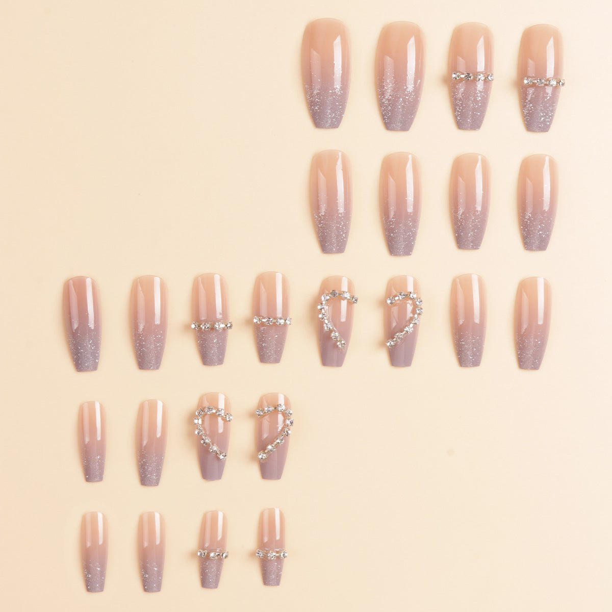 Herzförmige Strass Press-On Nagelkunst Brehn