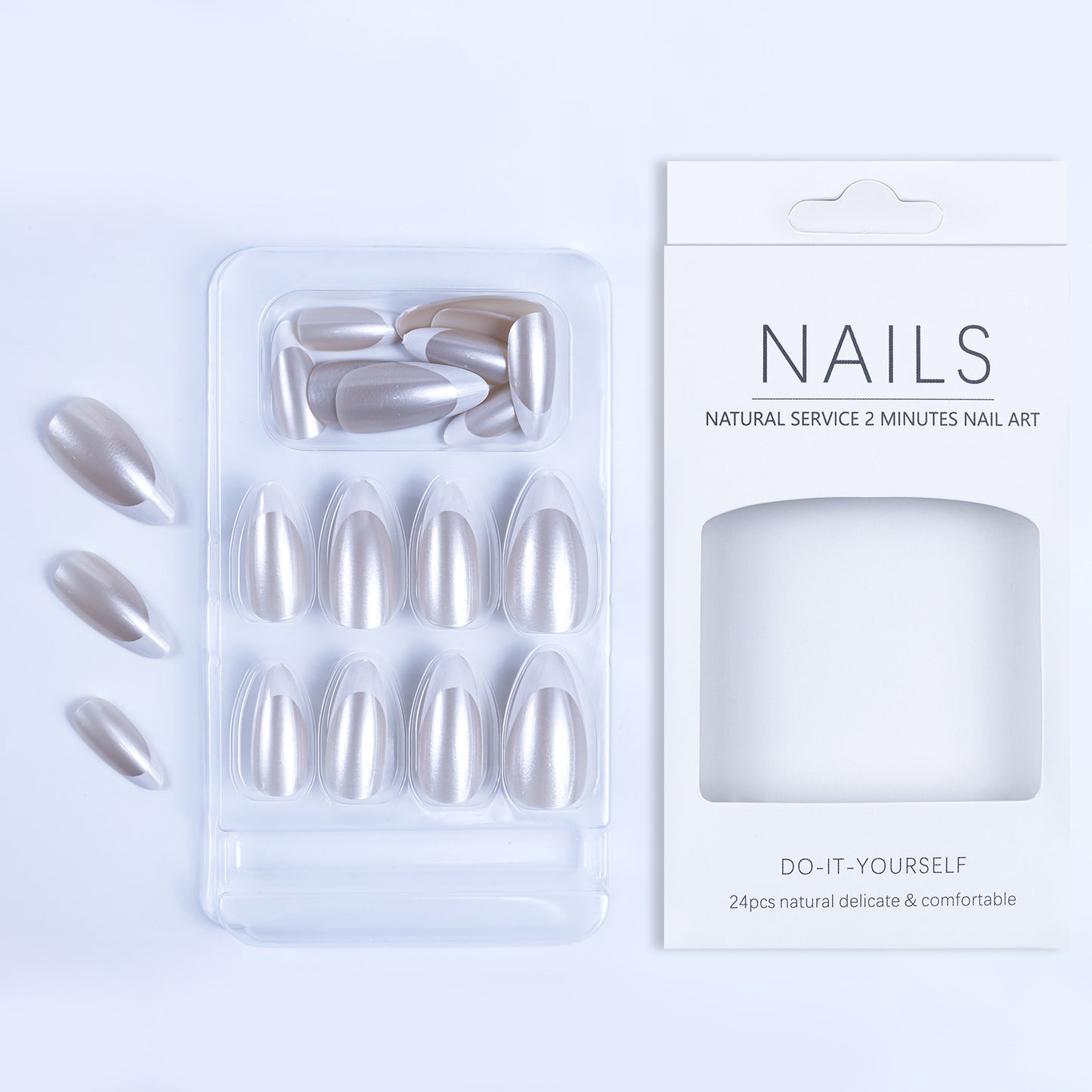 Kunstnägel Im Eleganten French-Tip-Design Brehn