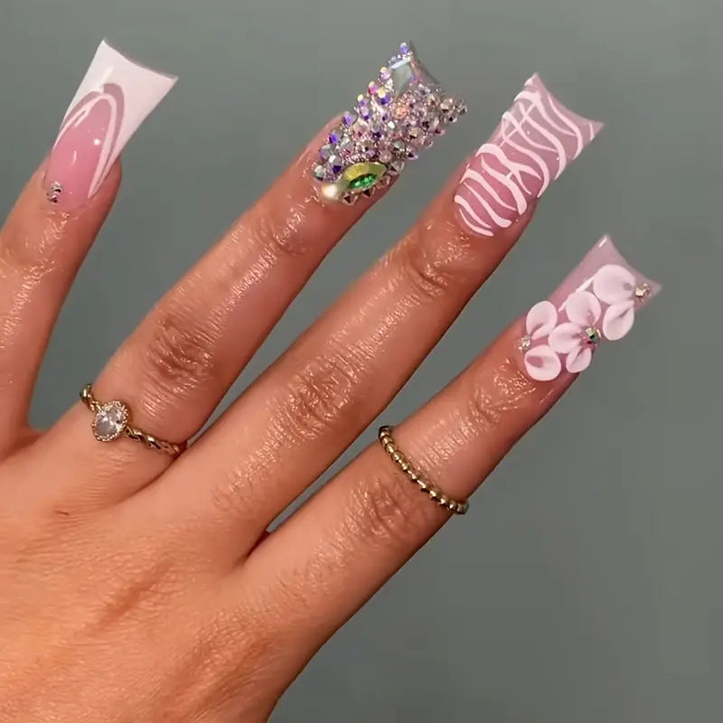 Glamorous 3D Floral Press-On Nail Art Brehn