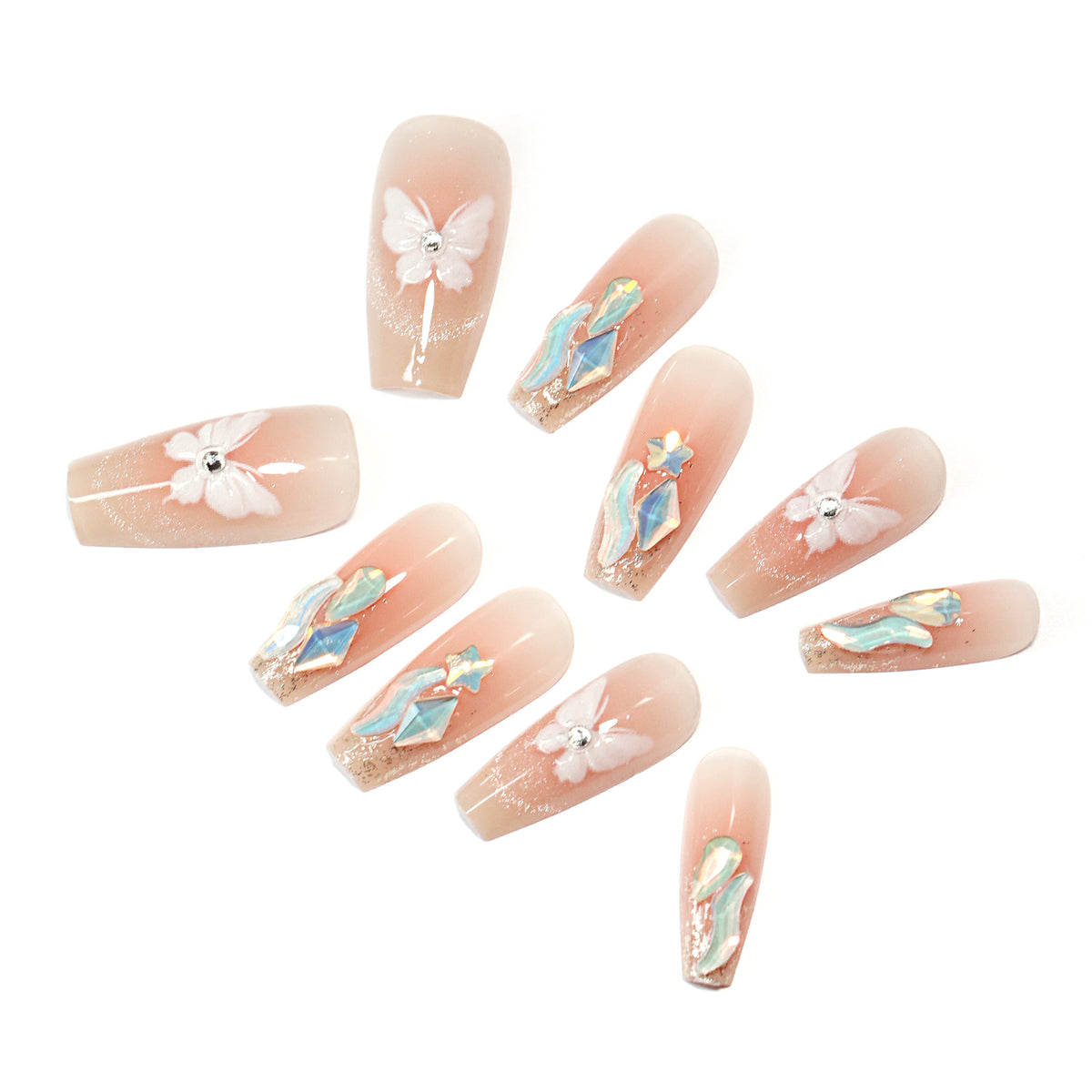 Kunstvolle Nagelverlängerungen mit zartem Blumendesign Brehn