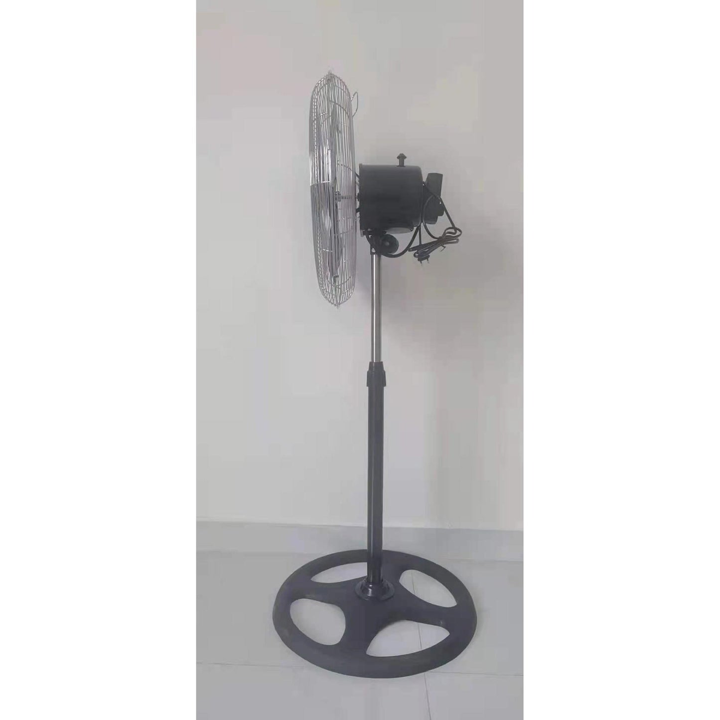 Damen Hochleistungs-Standventilator mit mehrfacher Neigungs- und Höhenverstellung Brehn