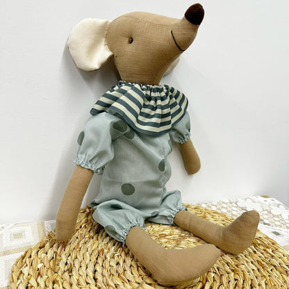 Handgefertigter neutraler Leinen-Hasenplüsch mit langen, schlaffen Ohren und abnehmbarer Zweiteiliger Kleidung