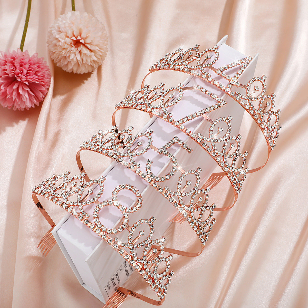 Damen Glitzernde Tiaras mit festlichem Geburtstagsbanner Brehn